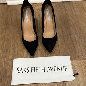 Saks Fifth Avenue Elegant 90mm Suede 👠